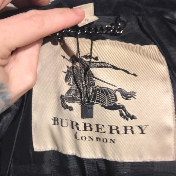🔥sold 🔥Burberry velvet duck down puffer - small (as is) - Picture 9 of 17